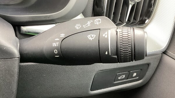 Used Volvo XC60 2023 for sale - 75782201: Photo 38