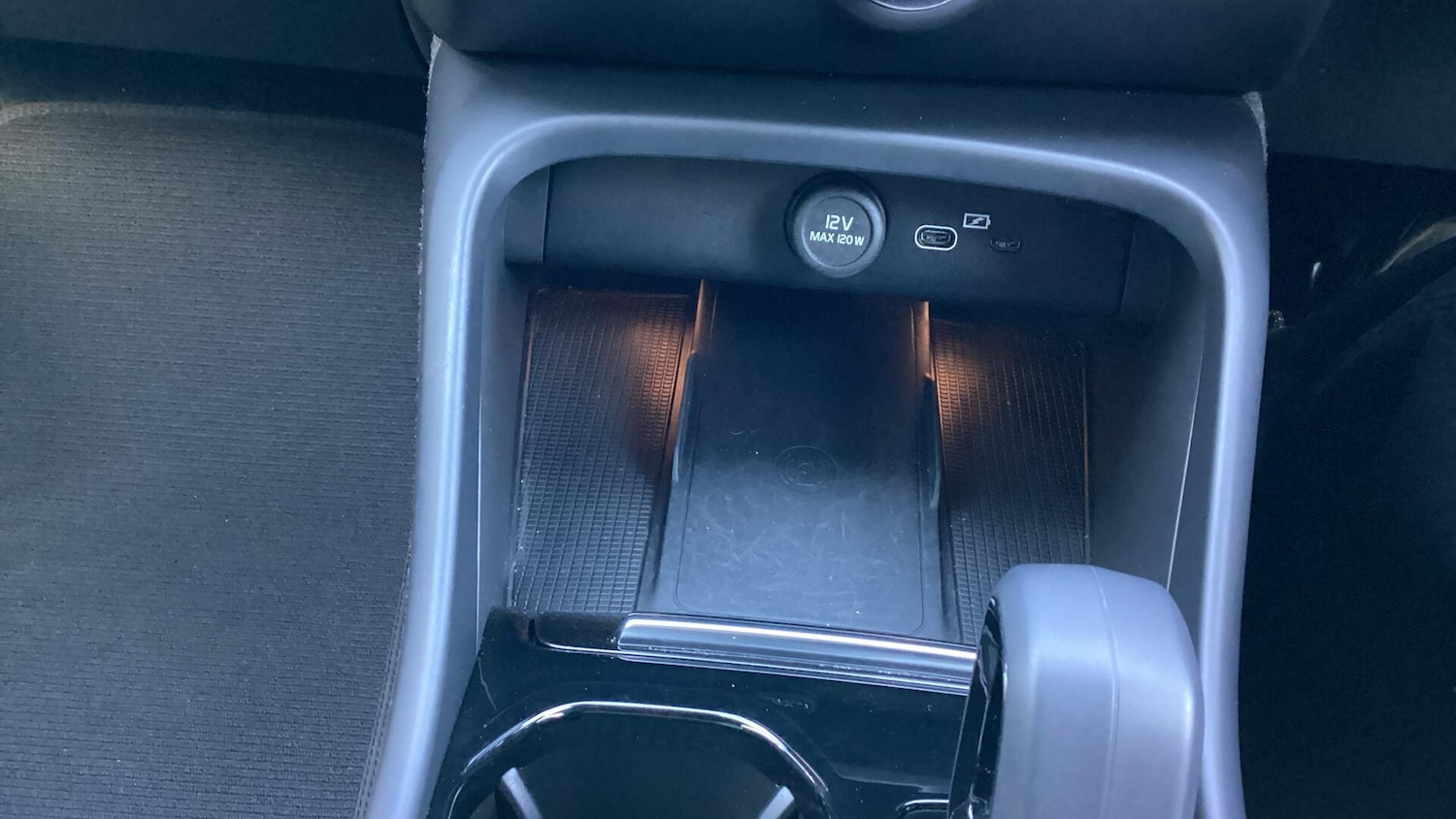 Used Volvo XC40 2023 for sale - 76551044: Photo 17