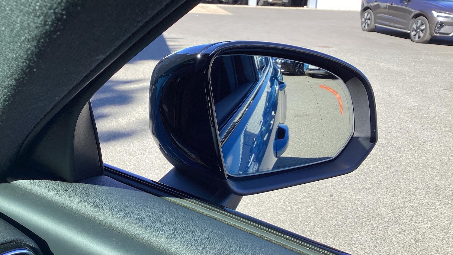 Used Volvo XC40 2023 for sale - 76551044: Photo 40