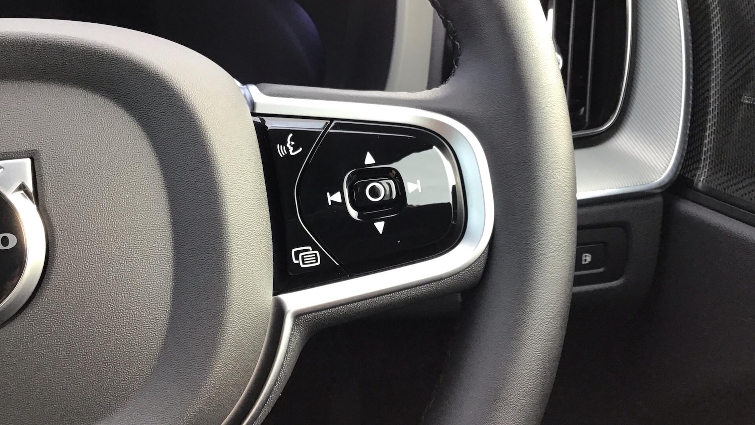 Used Volvo XC60 2025 for sale - 76832853: Photo 22