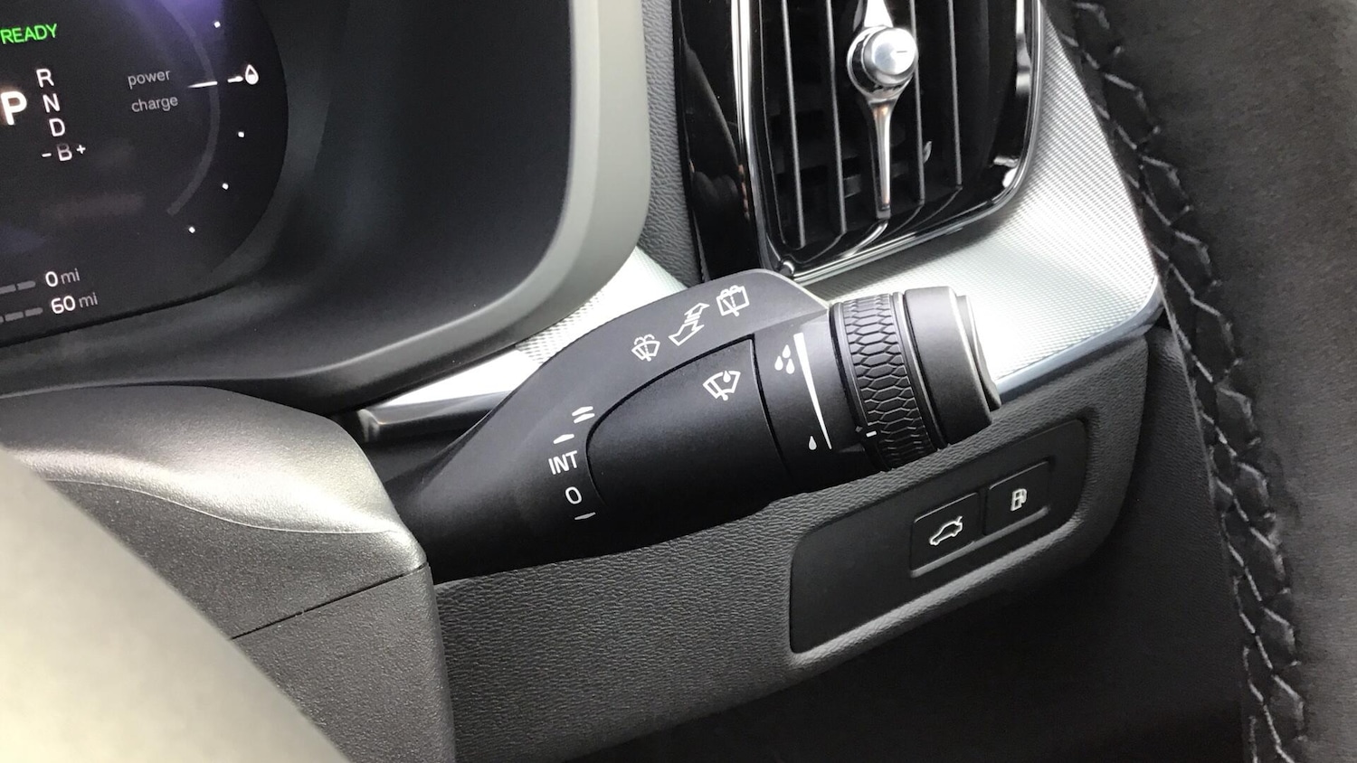 Used Volvo XC60 2025 for sale - 76832853: Photo 23