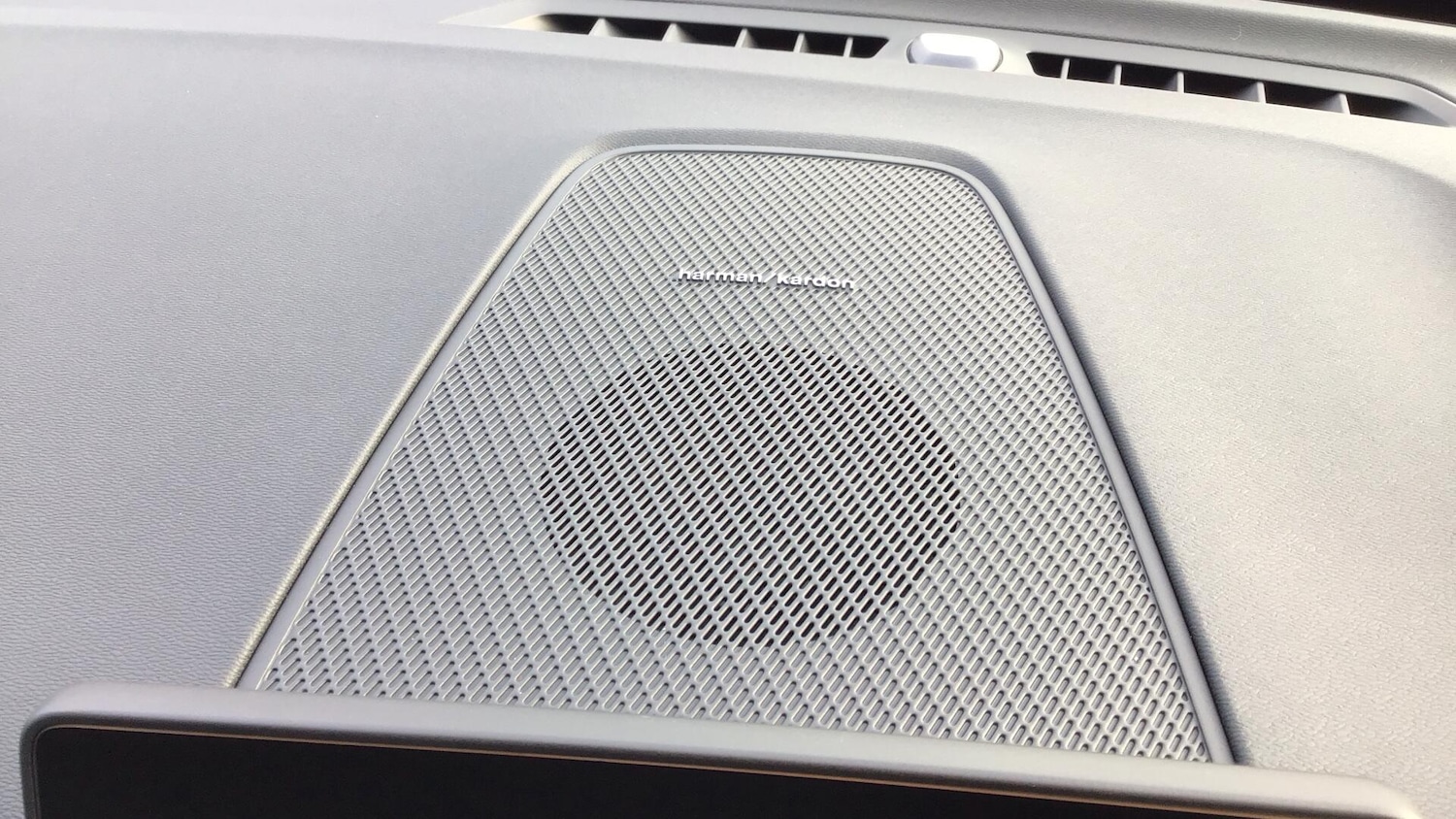 Used Volvo XC60 2025 for sale - 76832853: Photo 25