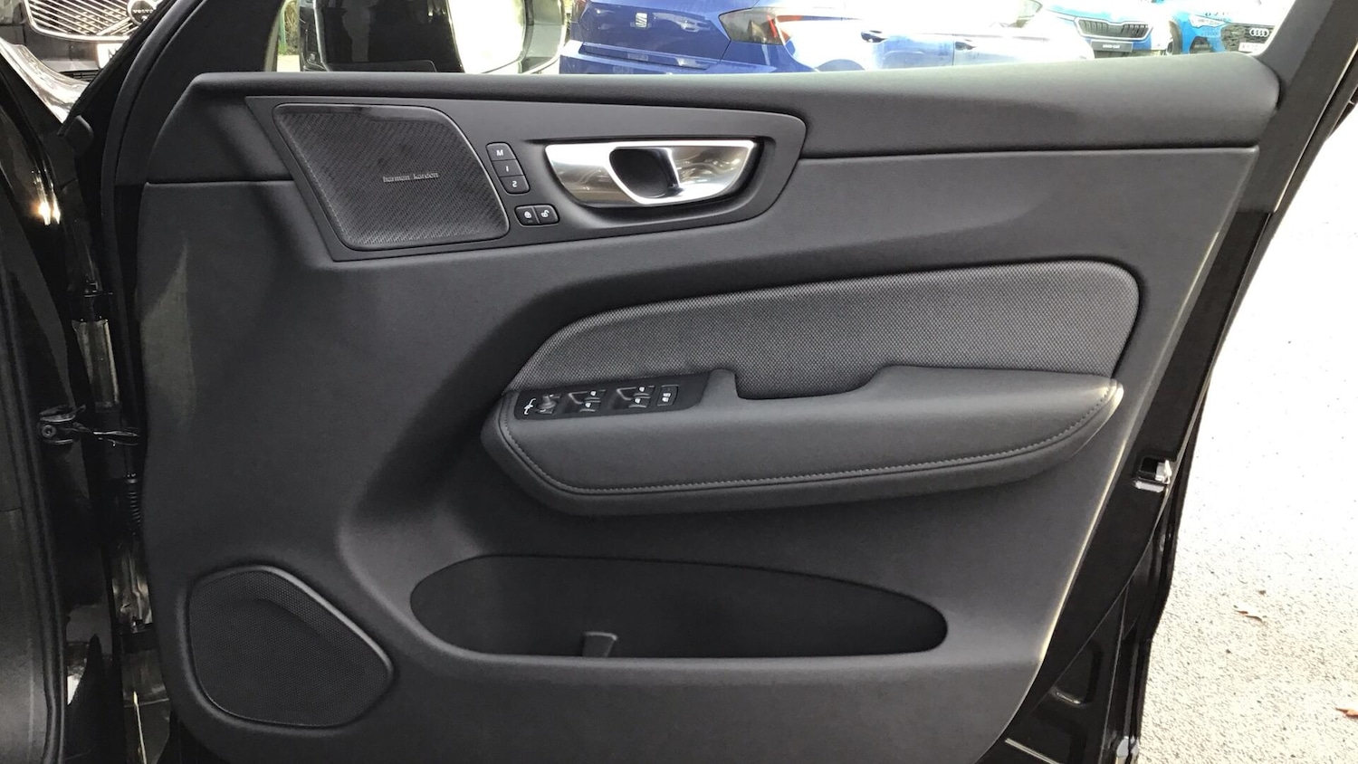 Used Volvo XC60 2025 for sale - 76832853: Photo 29