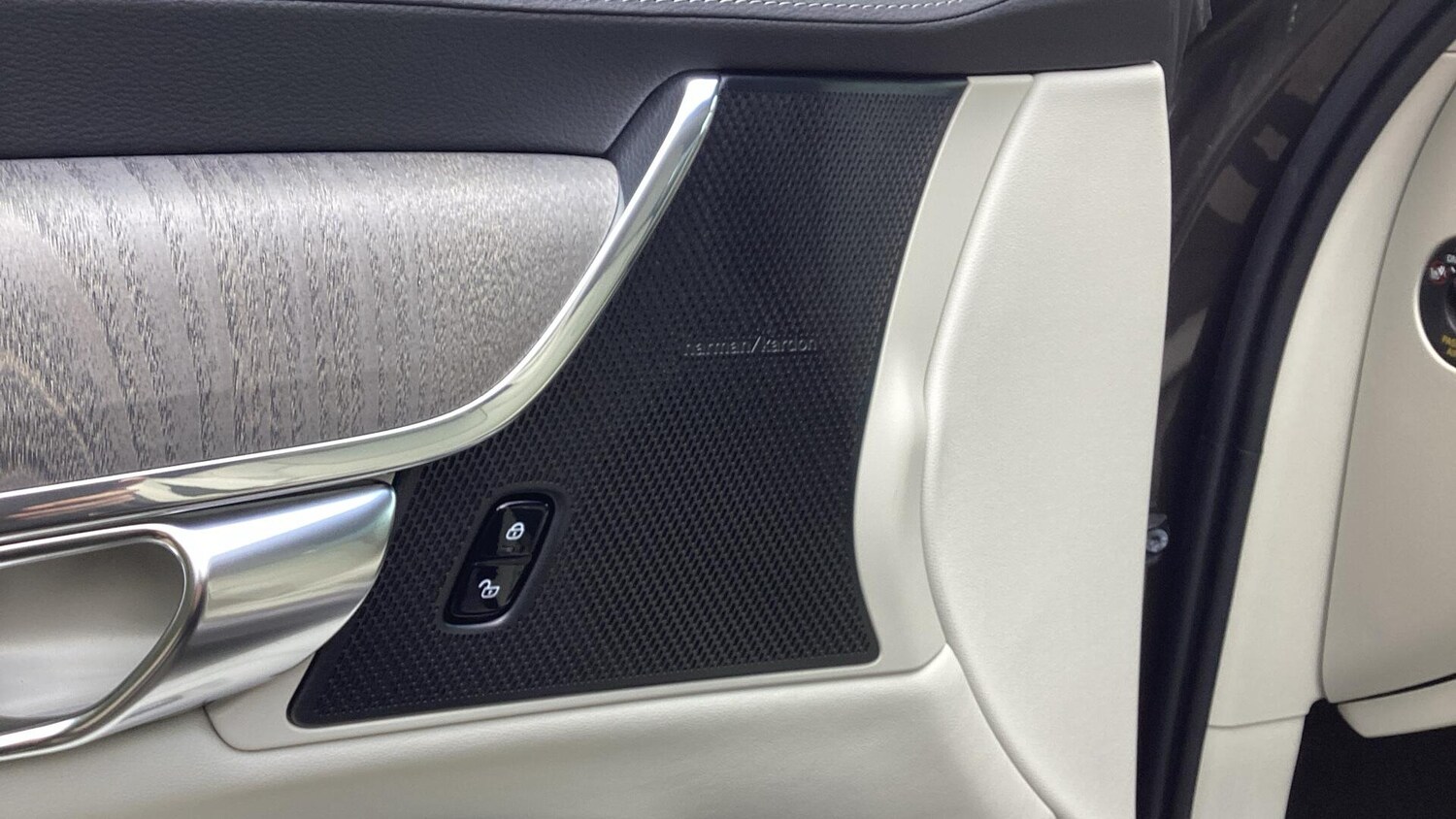 Used Volvo V90 2025 for sale - 77710128: Photo 39