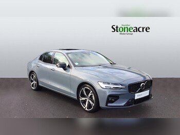 (73) - Ultimate, B5 AWD Mild hybrid, Petrol, Dark 4-Door