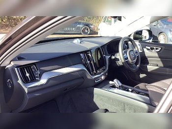 Used Volvo XC60 2025 for sale - 76228017: Photo 4