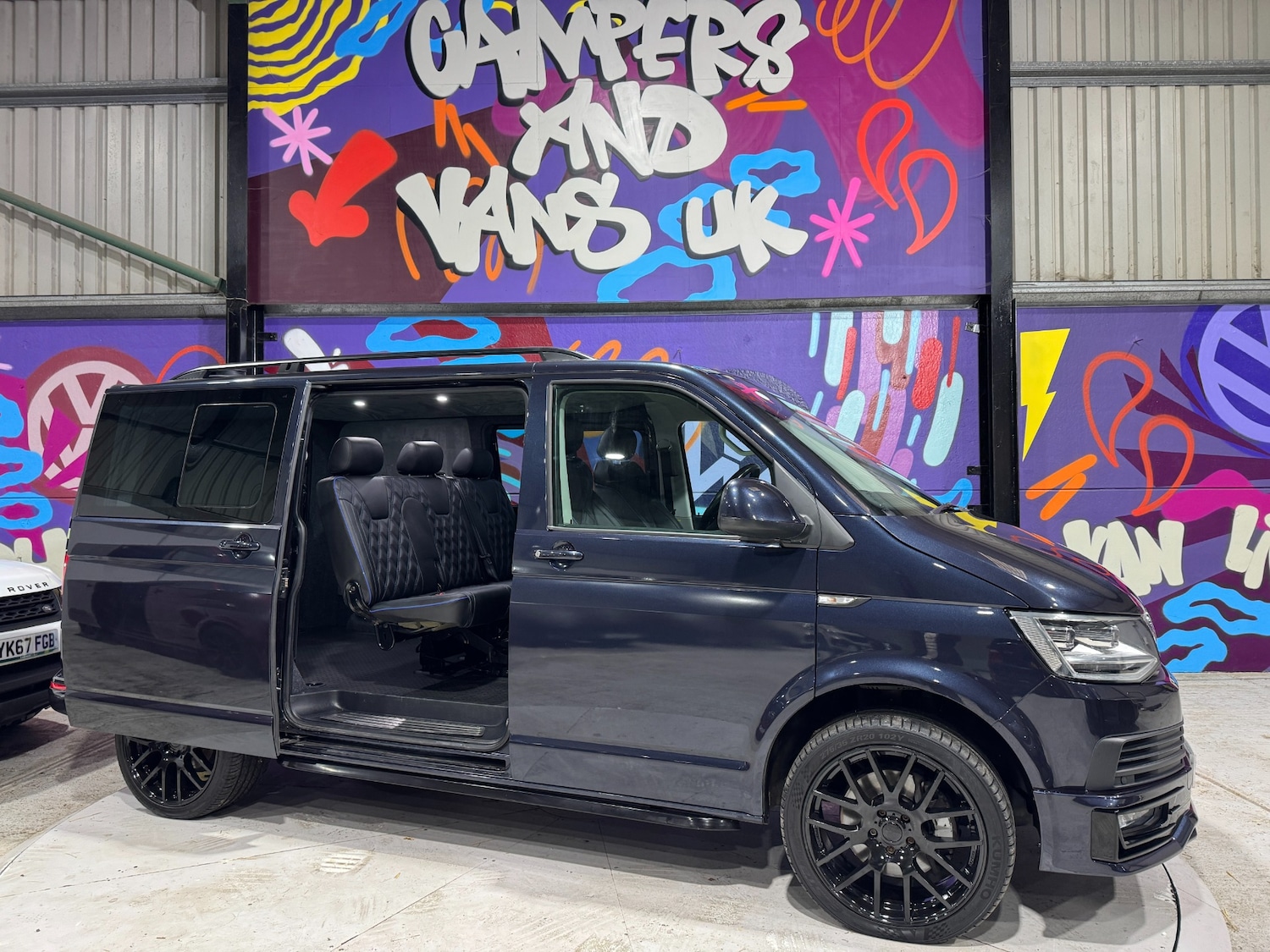 Used Volkswagen Transporter 2018 for sale - 76885258: Photo 2