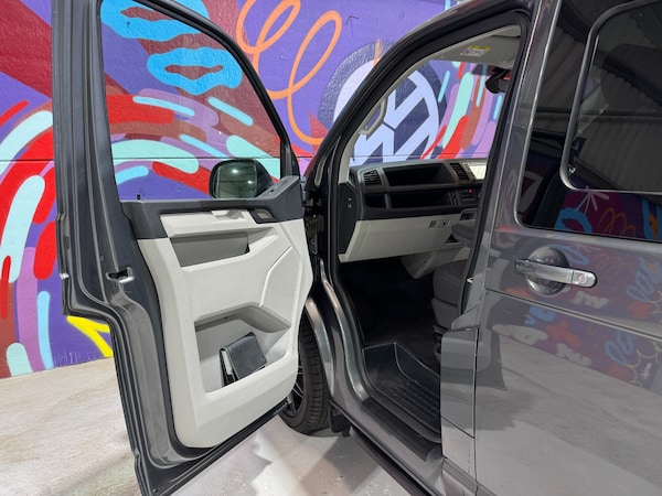 Used Volkswagen Transporter 2017 for sale - 76115243: Photo 48