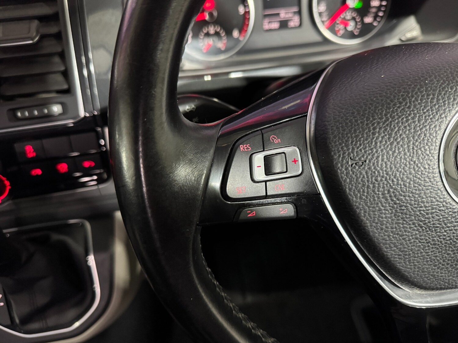 Used Volkswagen Transporter 2018 for sale - 77676858: Photo 35