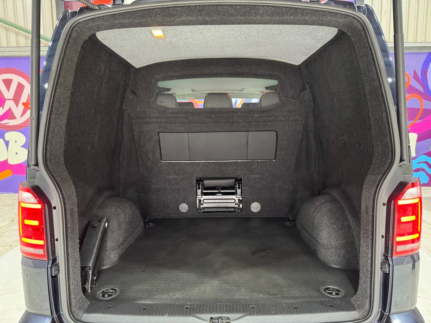 Used Volkswagen Transporter 2018 for sale - 76334997: Photo 13