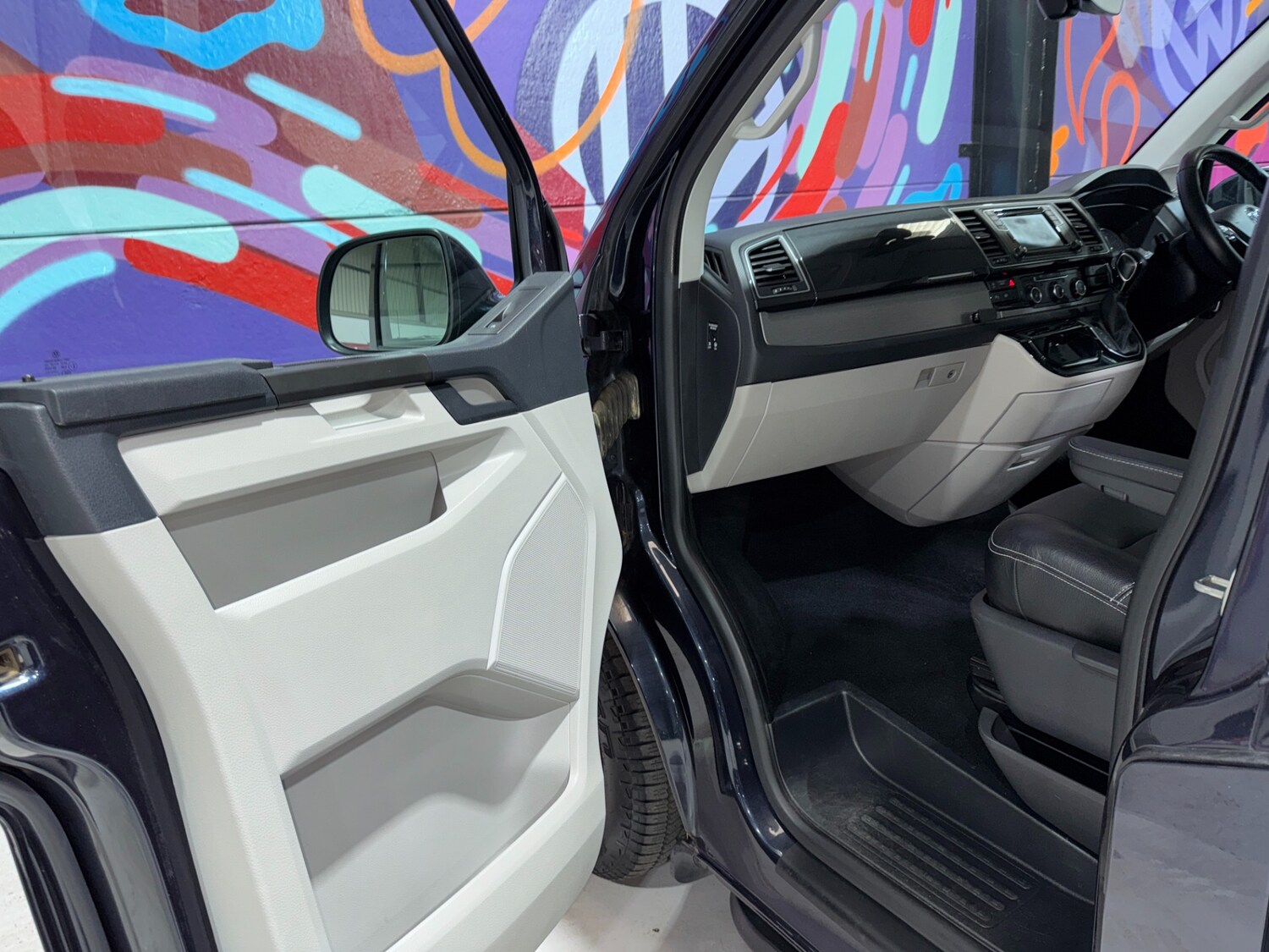 Used Volkswagen Transporter 2018 for sale - 76334997: Photo 56