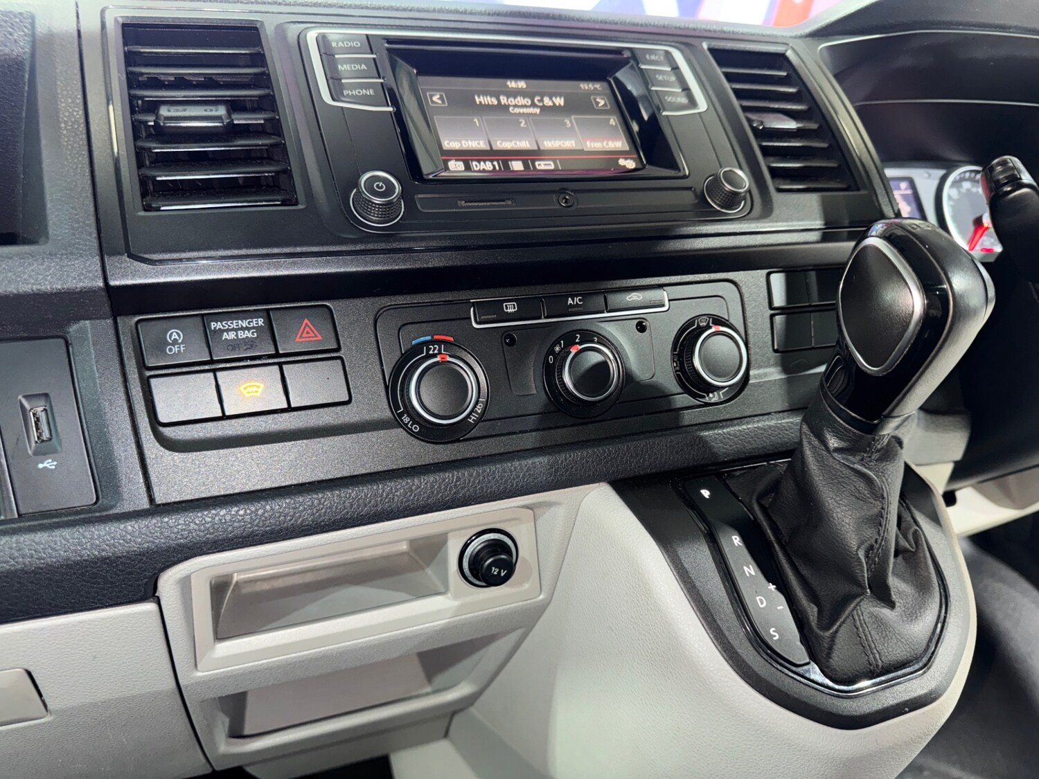 Used Volkswagen Transporter 2015 for sale - 78026231: Photo 41