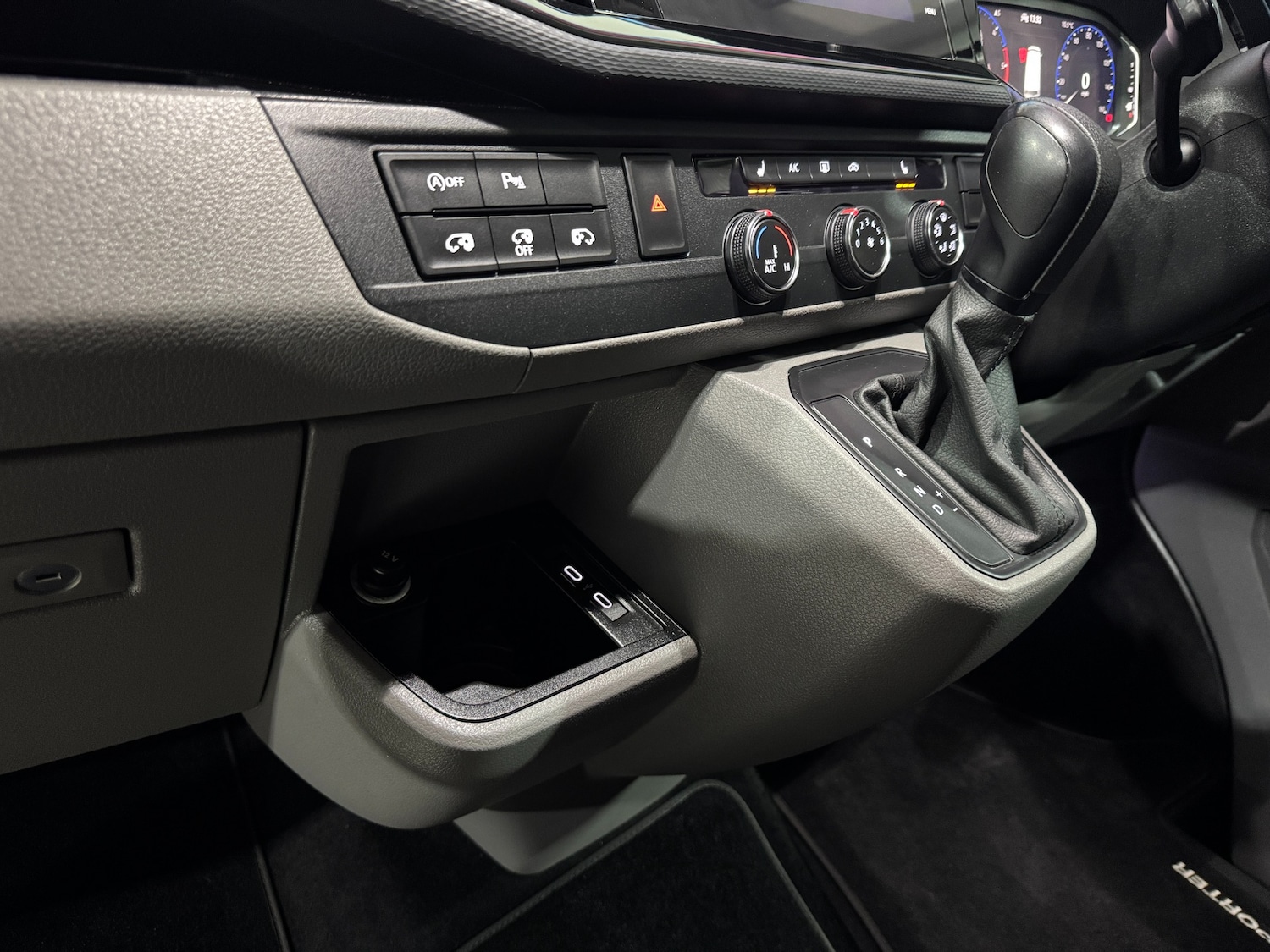 Used Volkswagen Transporter 2022 for sale - 76948271: Photo 58