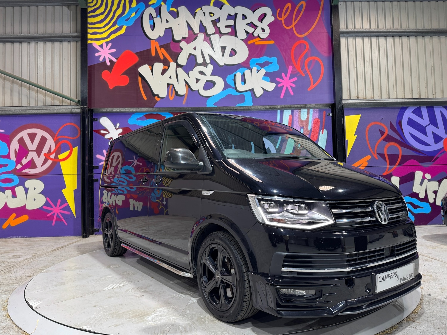Used Volkswagen Transporter 2018 for sale - 76352179: Photo 1