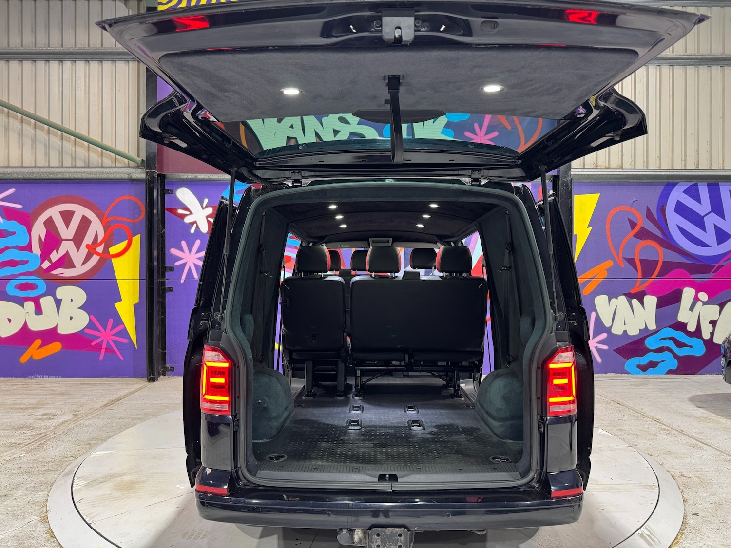 Used Volkswagen Transporter 2018 for sale - 76352179: Photo 14