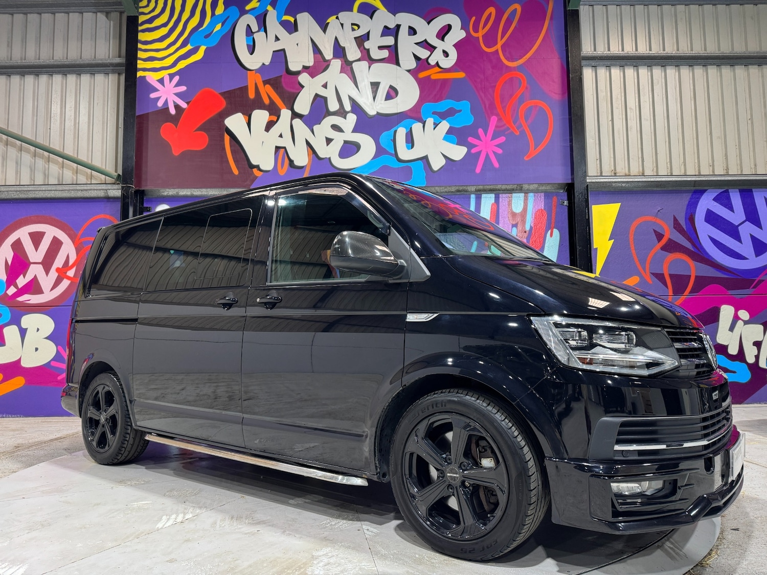 Used Volkswagen Transporter 2018 for sale - 76352179: Photo 2