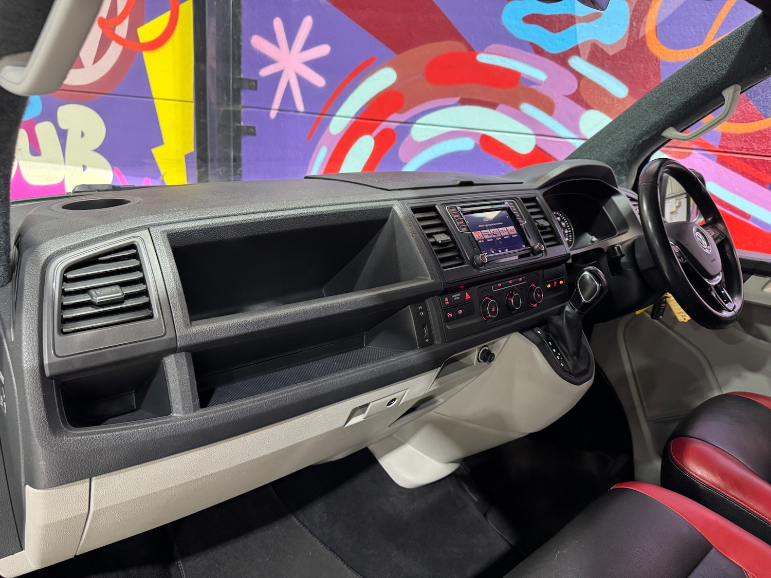 Used Volkswagen Transporter 2018 for sale - 76352179: Photo 27