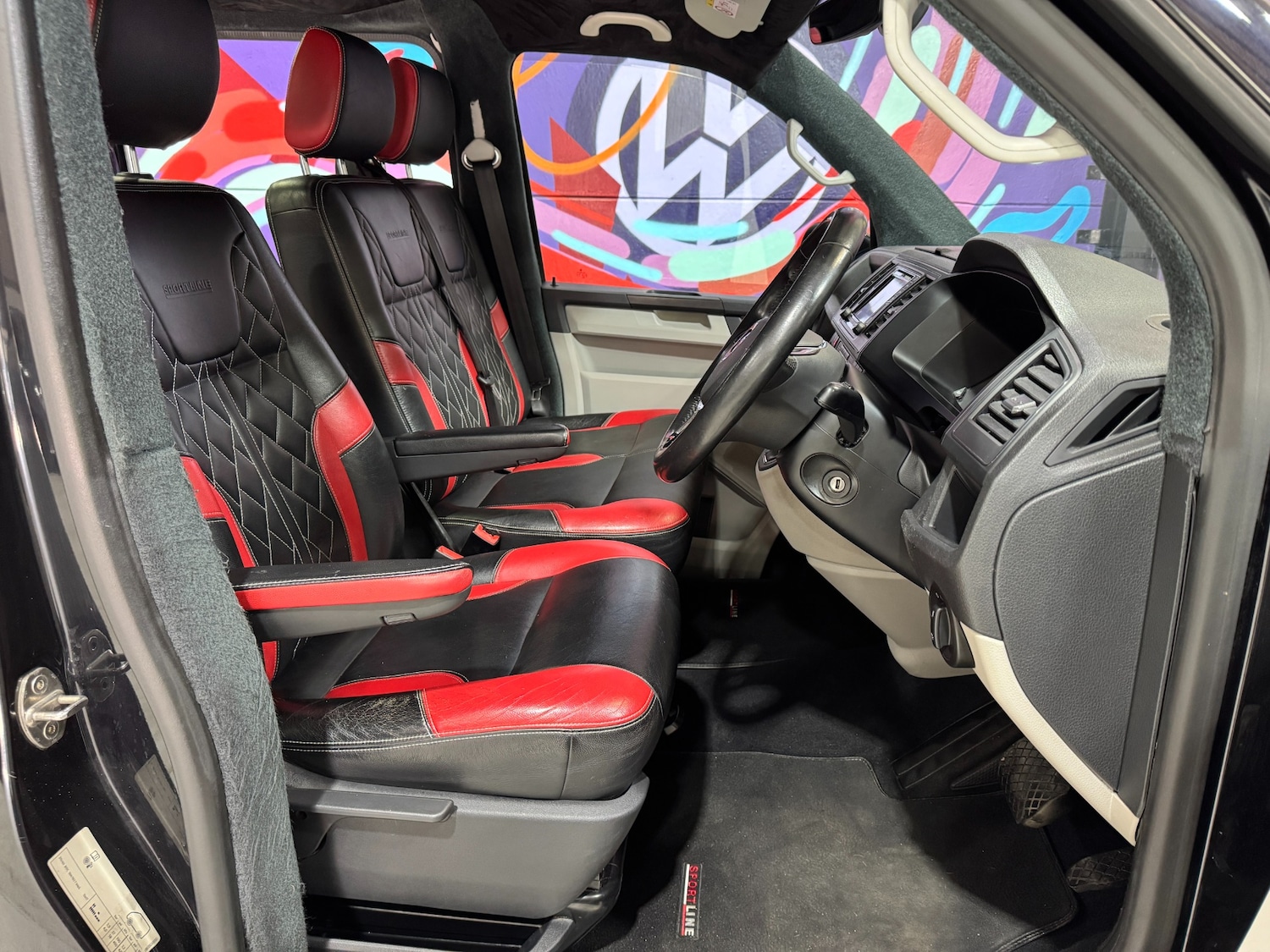 Used Volkswagen Transporter 2018 for sale - 76352179: Photo 33