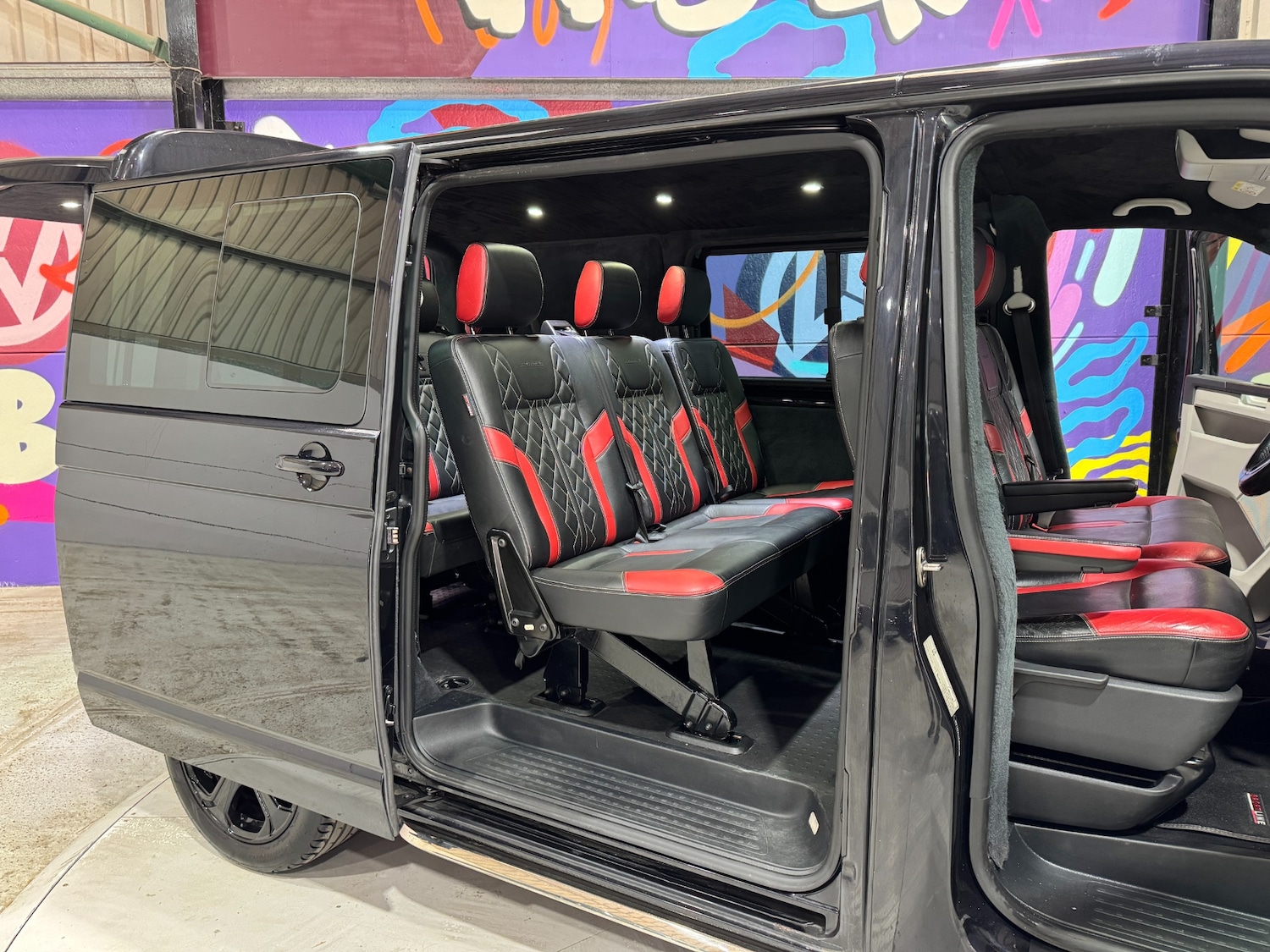 Used Volkswagen Transporter 2018 for sale - 76352179: Photo 51