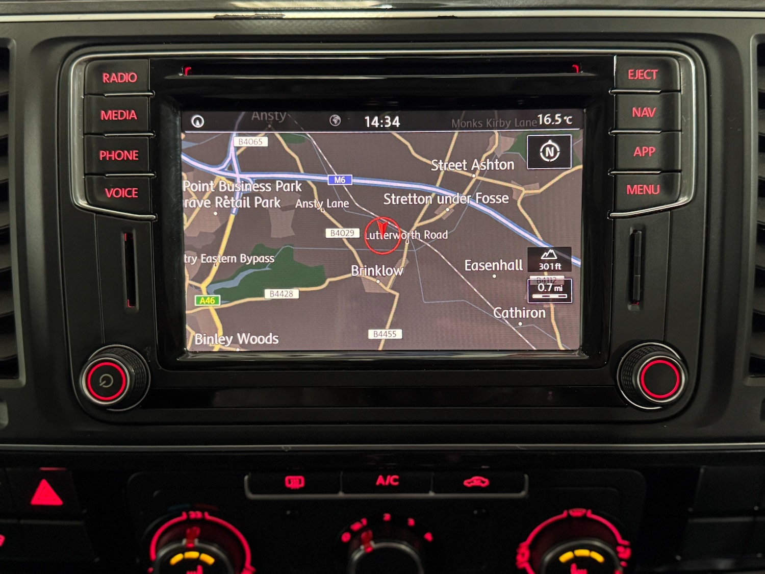 Used Volkswagen Transporter 2017 for sale - 76205756: Photo 36