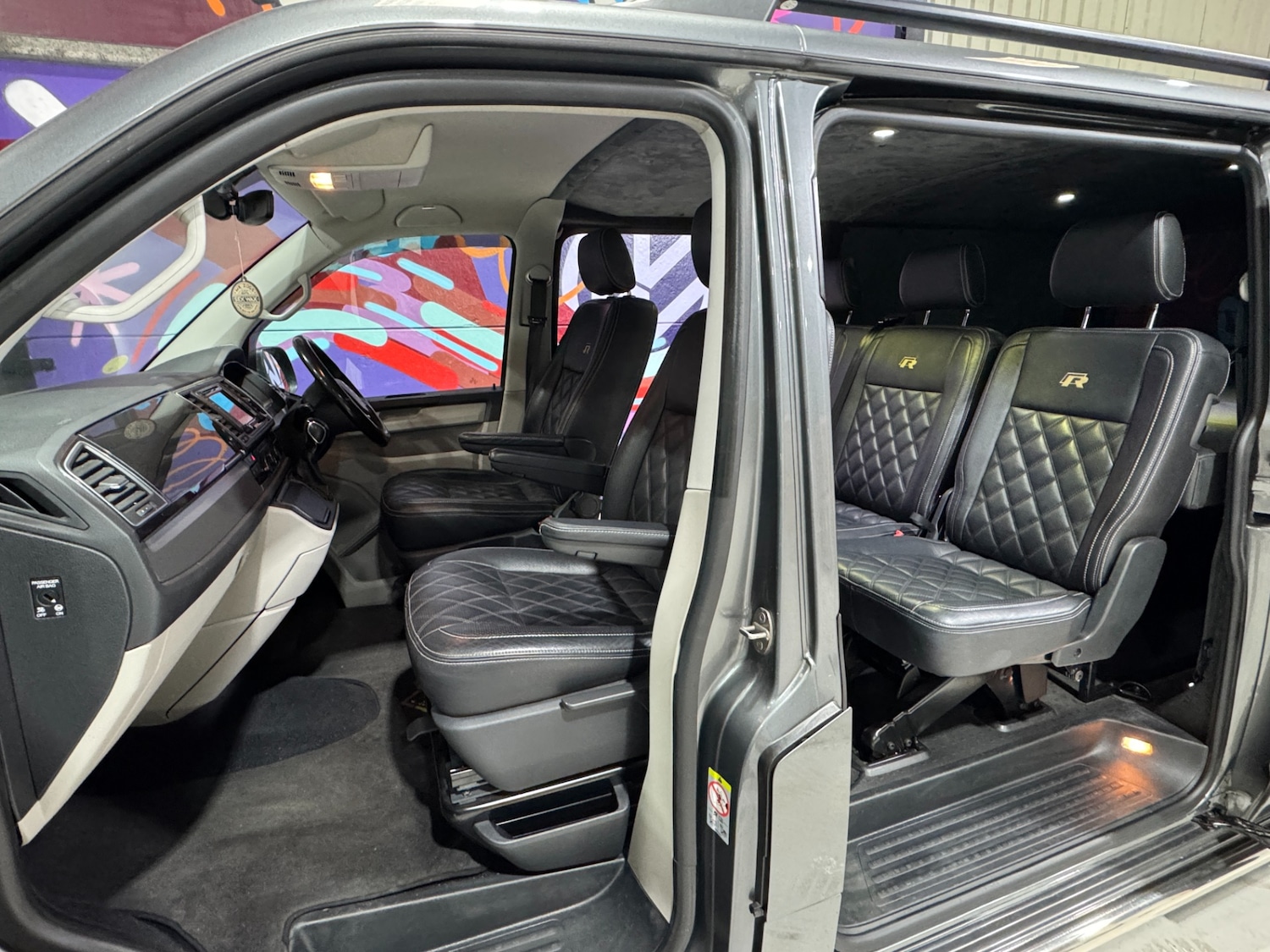 Used Volkswagen Transporter 2017 for sale - 76205756: Photo 4