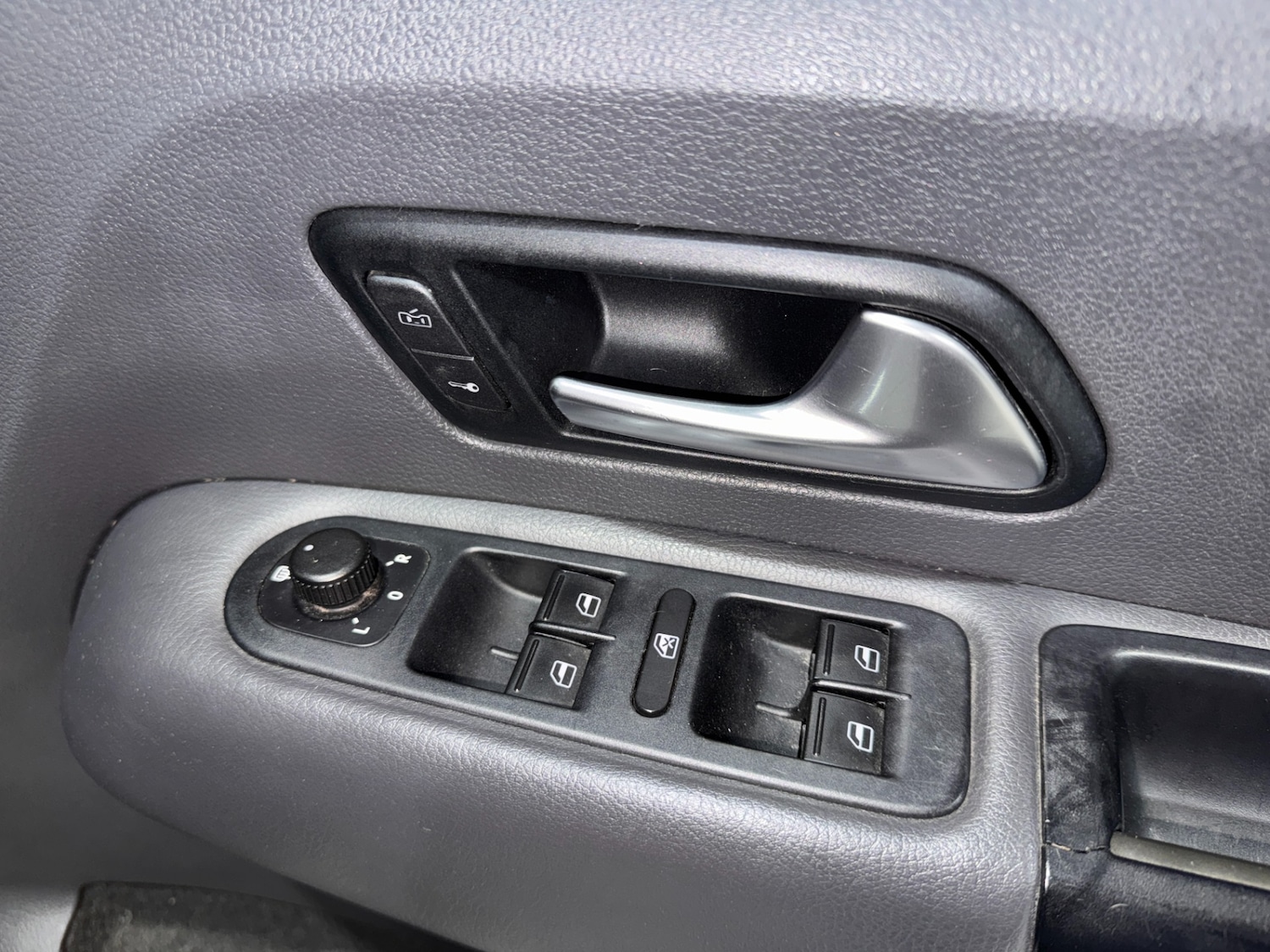 Used Volkswagen Amarok 2016 for sale - 77548612: Photo 41