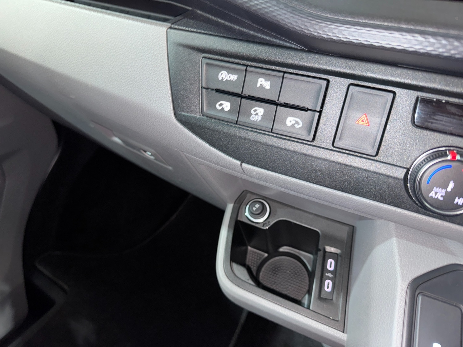 Used Volkswagen Transporter 2024 for sale - 76969651: Photo 73