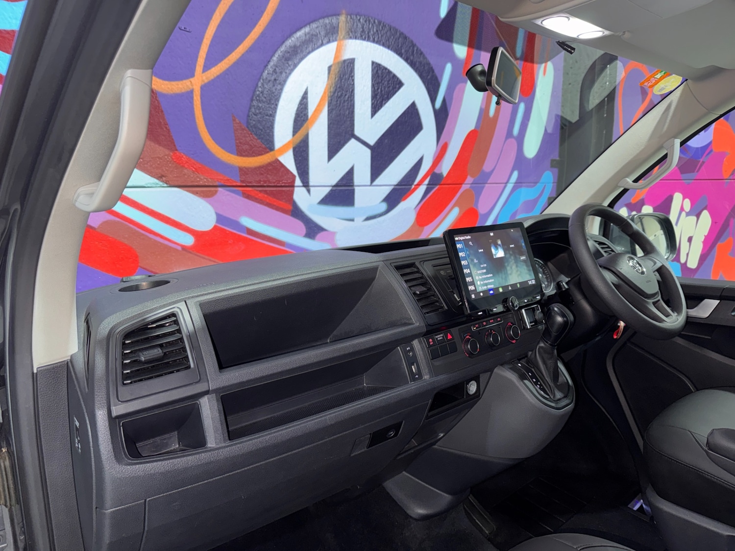 Used Volkswagen Transporter Shuttle 2017 for sale - 77296873: Photo 40