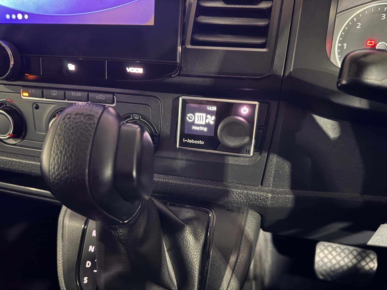 Used Volkswagen Transporter Shuttle 2017 for sale - 77296873: Photo 50