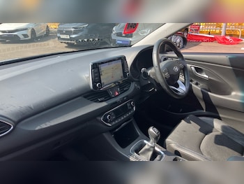 Used Hyundai i30 2018 for sale - 75792770: Photo