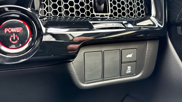 Used Honda CR-V 2025 for sale - 76131111: Photo 18