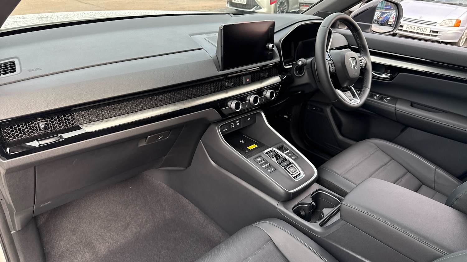 Used Honda CR-V 2025 for sale - 76131111: Photo 2