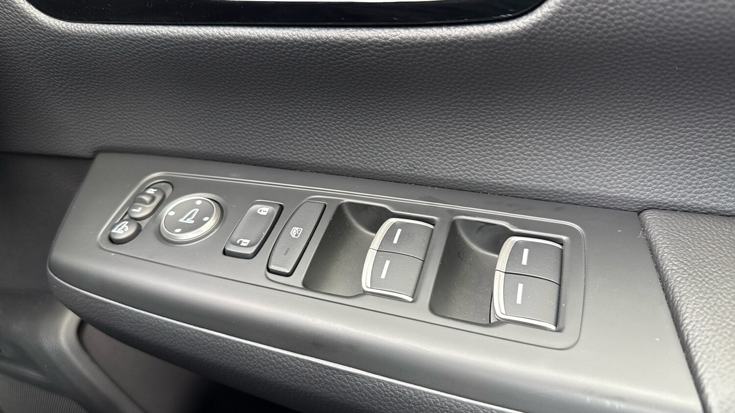 Used Honda CR-V 2025 for sale - 76131111: Photo 20