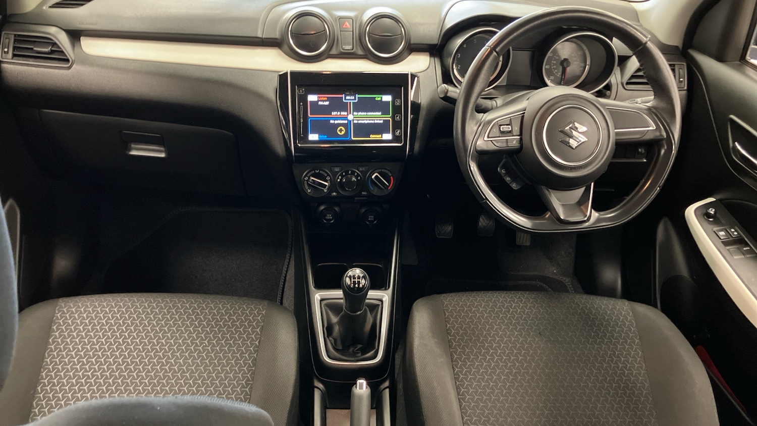Used Suzuki Swift 2019 for sale - 77148330: Photo 4