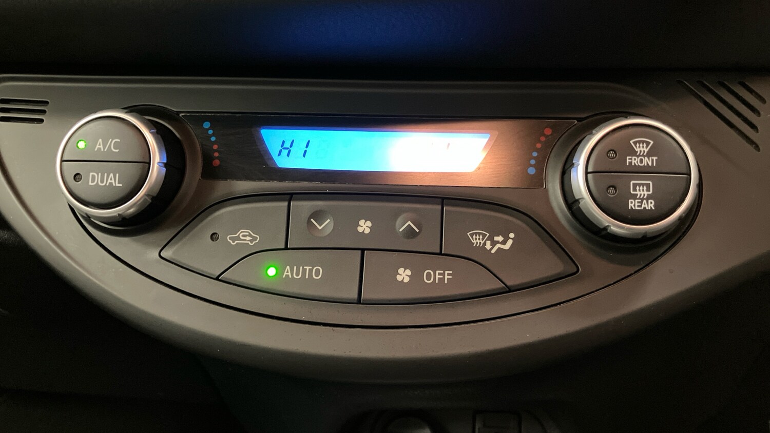 Used Toyota Yaris 2019 for sale - 76817414: Photo 22