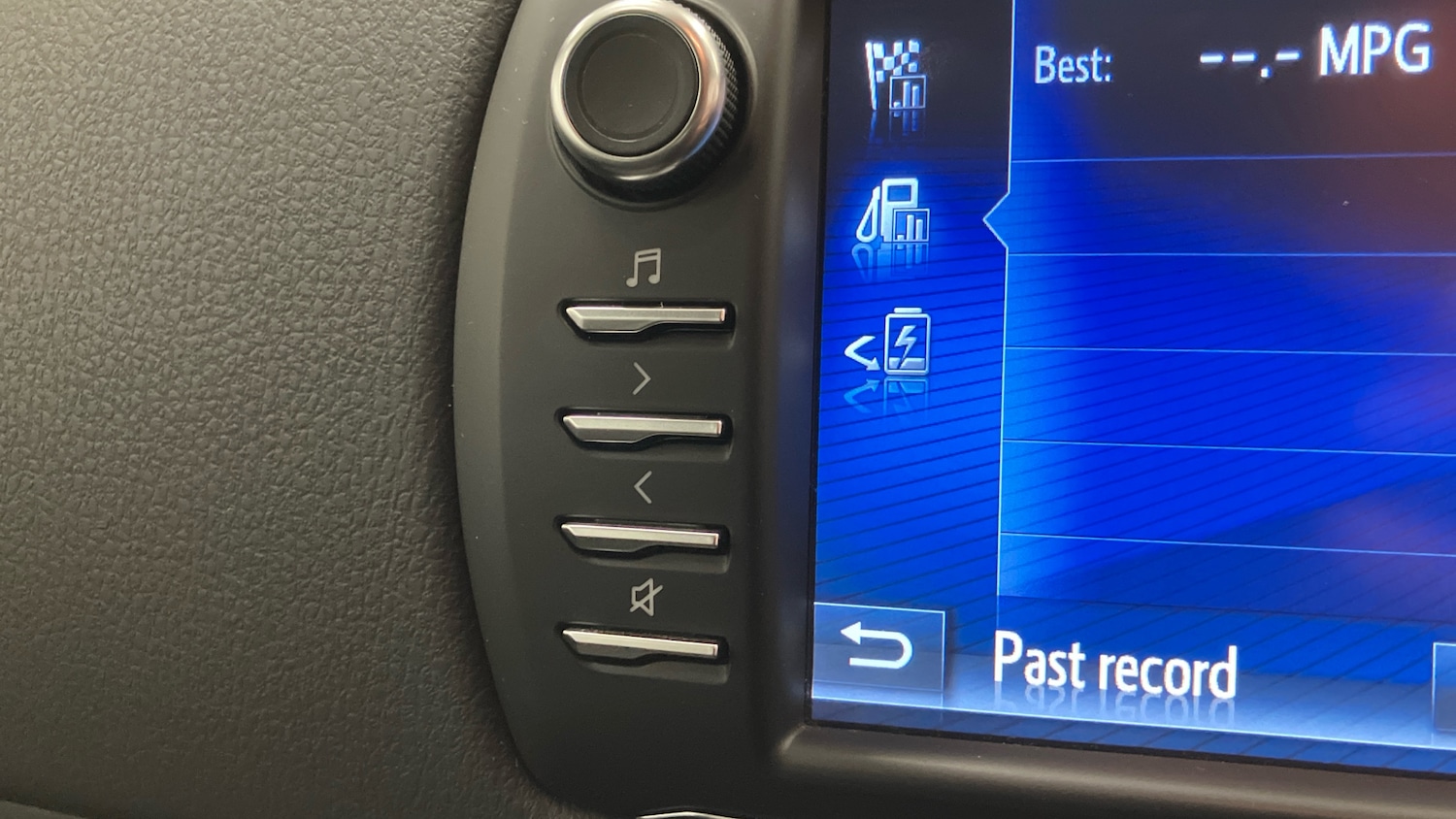 Used Toyota Yaris 2019 for sale - 76817414: Photo 27