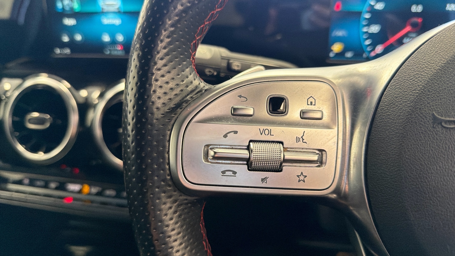 Used Mercedes-Benz GLA 2021 for sale - 77206910: Photo 32