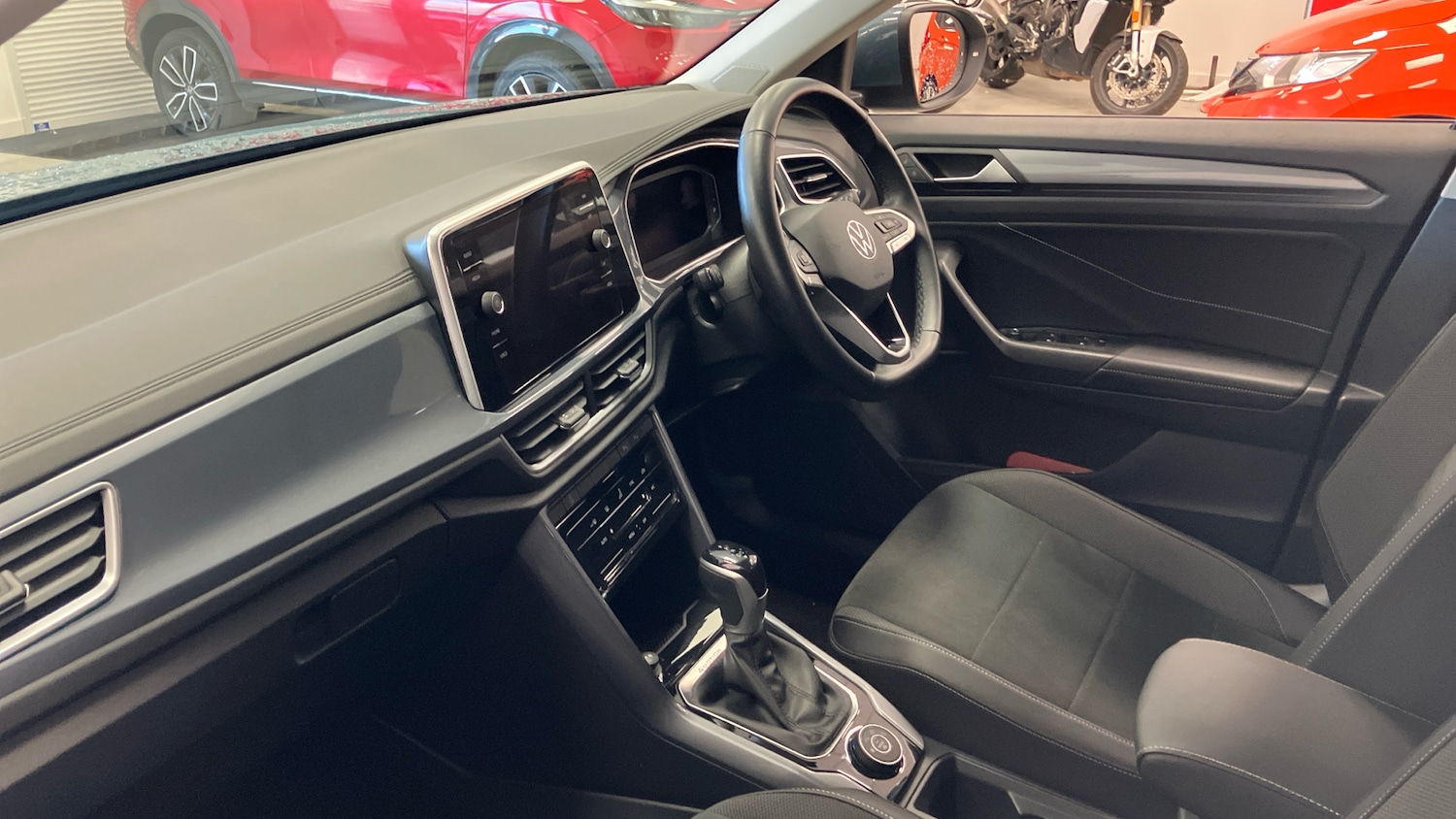 Used Volkswagen T-Roc 2022 for sale - 77159125: Photo 2