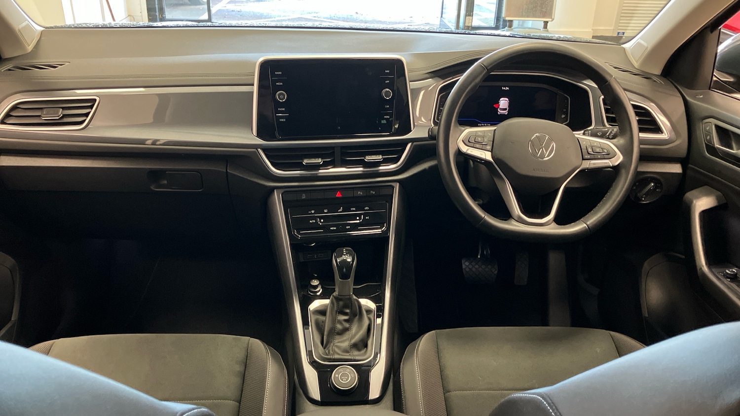 Used Volkswagen T-Roc 2022 for sale - 77159125: Photo 4