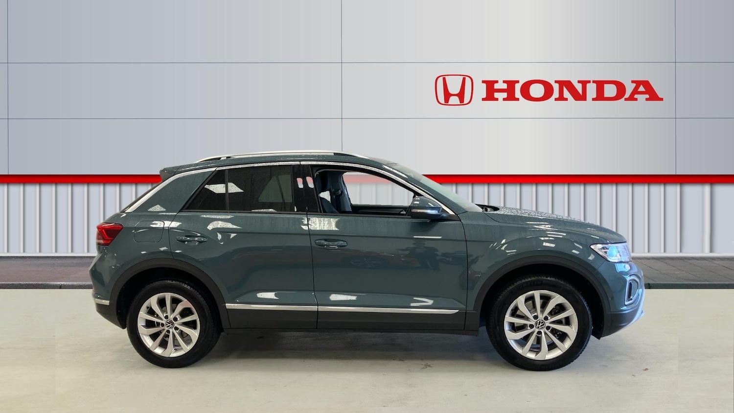 Used Volkswagen T-Roc 2022 for sale - 77159125: Photo 5