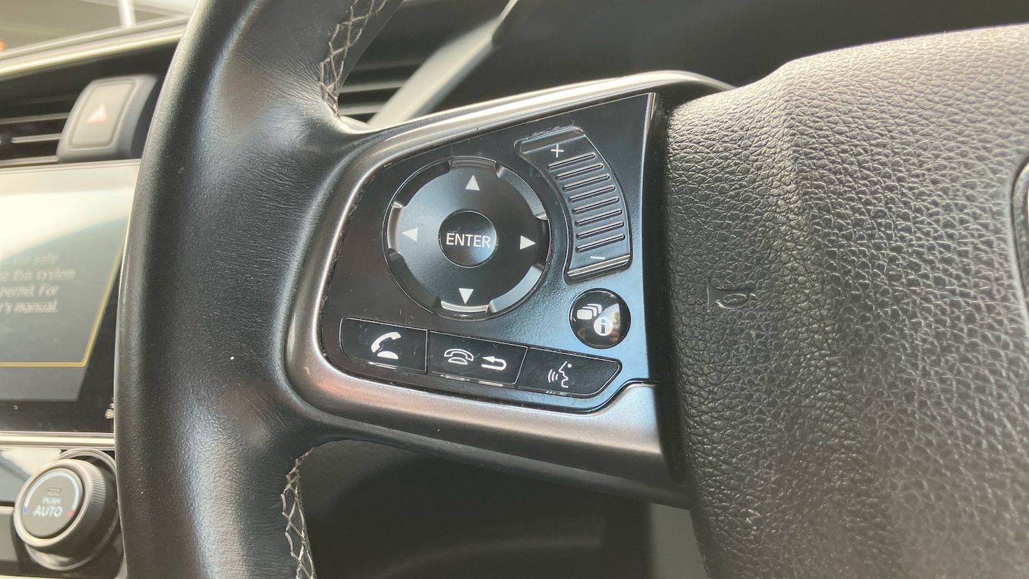 Used Honda Civic 2019 for sale - 76533610: Photo 16