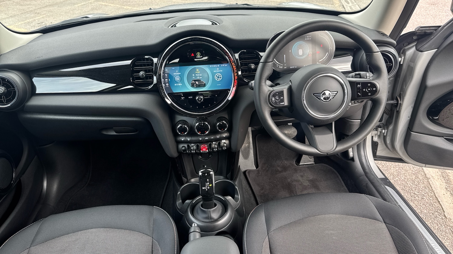 Used MINI Hatch 2022 for sale - 76918773: Photo 4