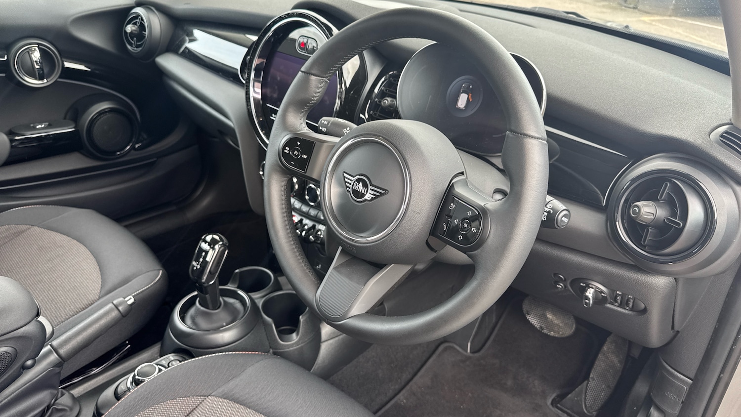 Used MINI Hatch 2022 for sale - 76918773: Photo 6