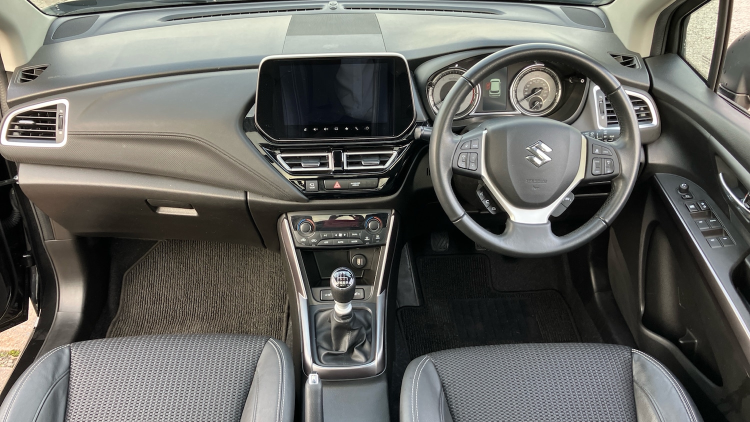 Used Suzuki SX4 S-Cross 2024 for sale - 76568402: Photo 4