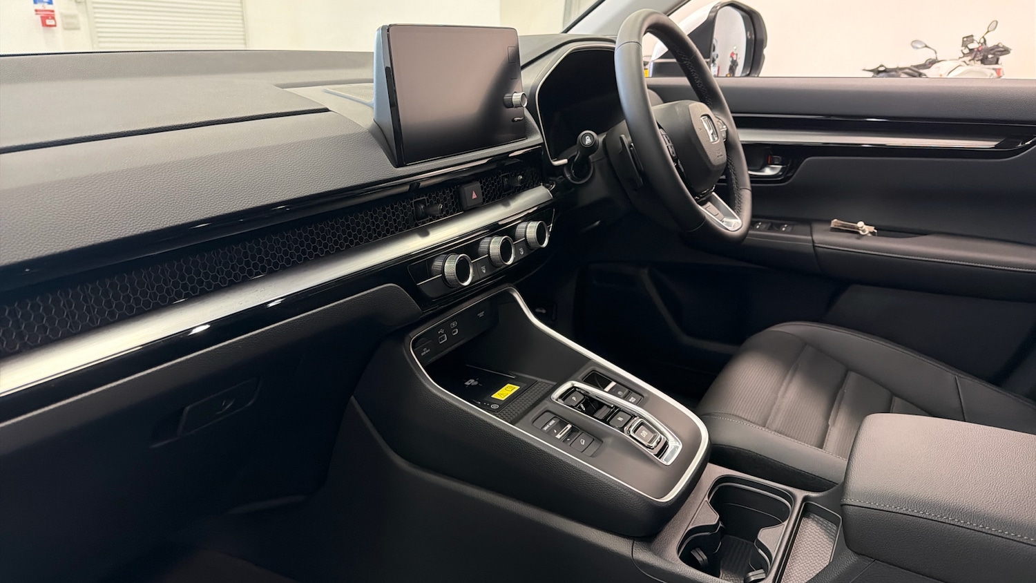 Used Honda CR-V 2025 for sale - 76131110: Photo 2