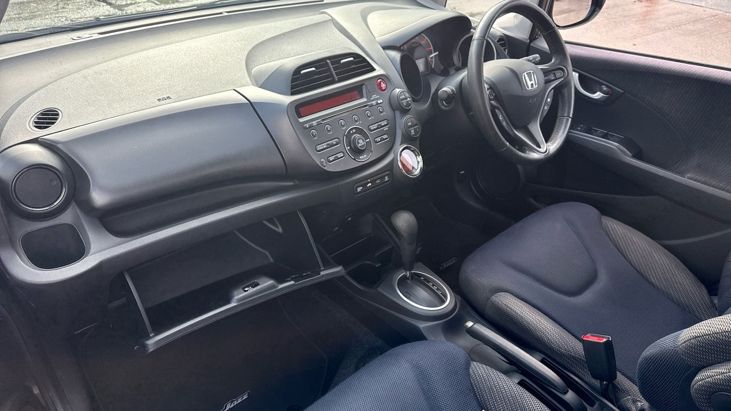 Used Honda Jazz 2015 for sale - 76479445: Photo 2