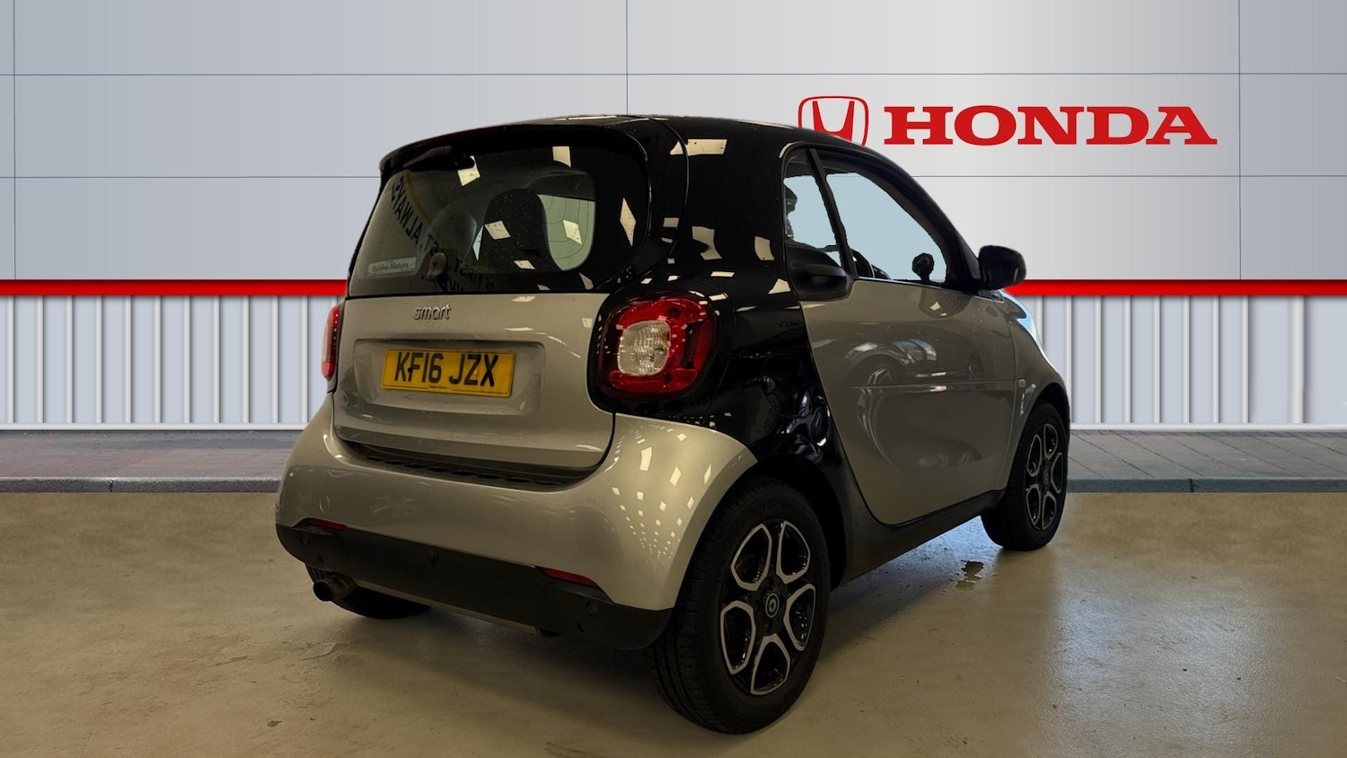 Used smart fortwo 2016 for sale - 76078015: Photo 12