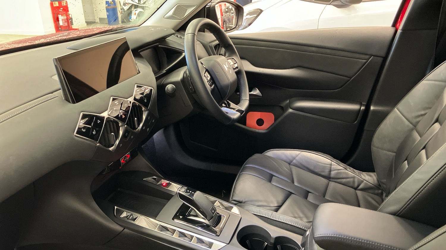 Used DS Automobiles DS 3 2024 for sale - 77135663: Photo 2