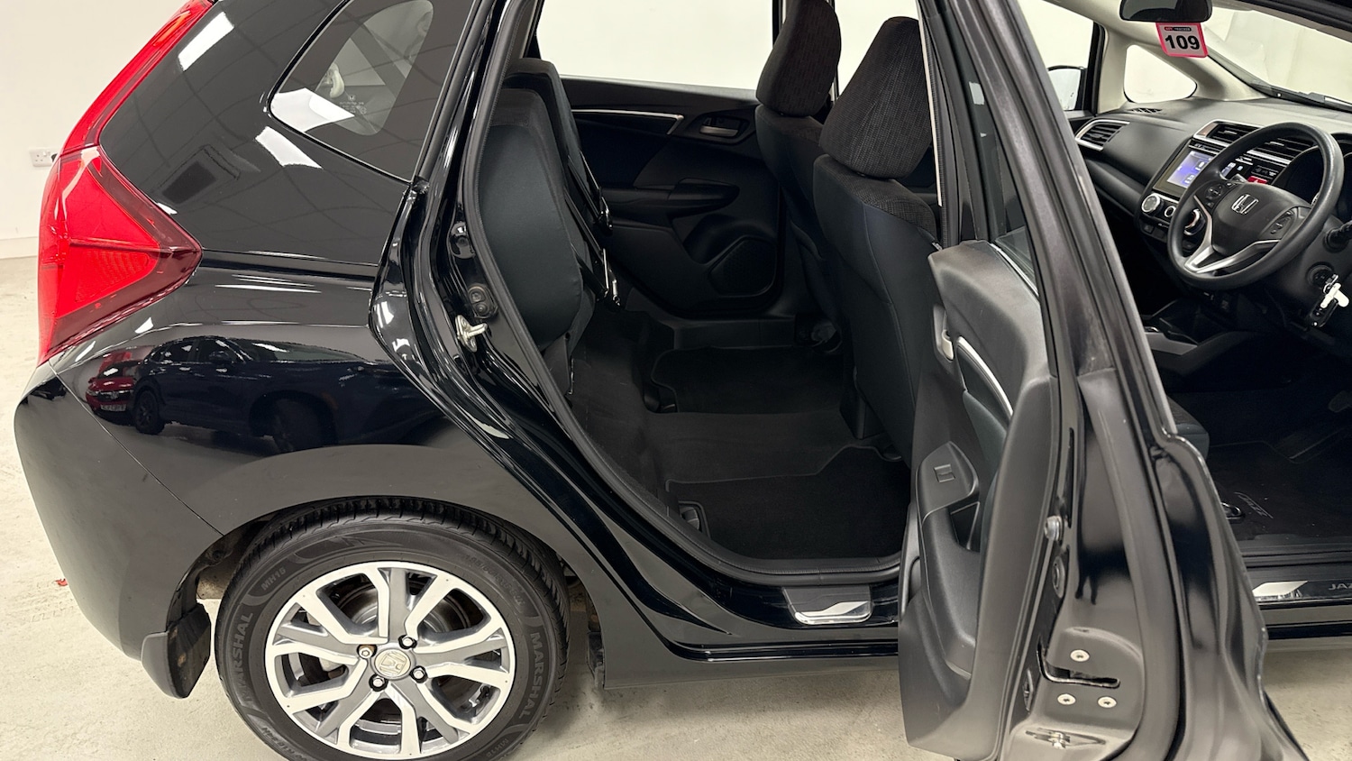 Used Honda Jazz 2015 for sale - 76287844: Photo 38