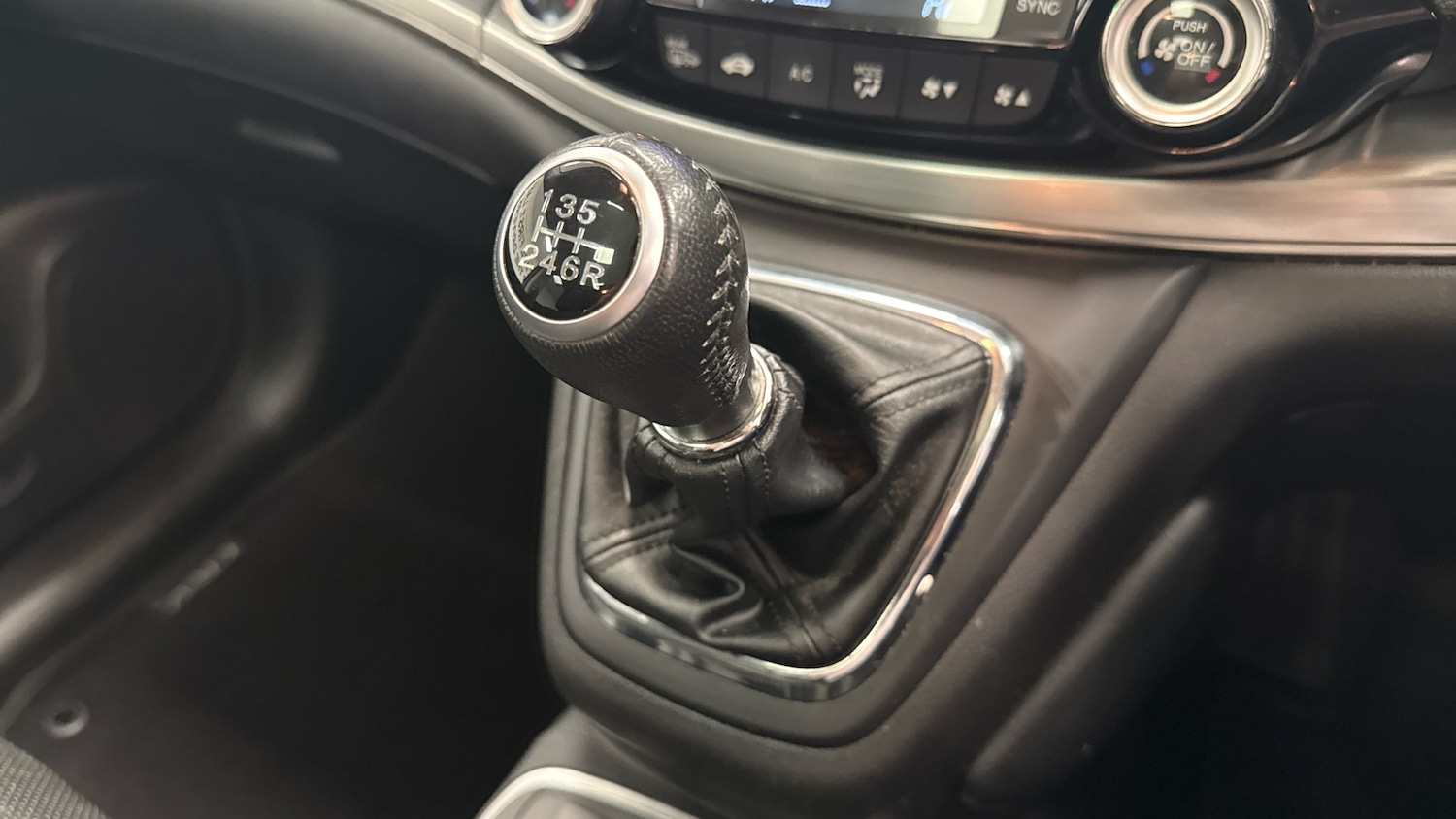 Used Honda CR-V 2018 for sale - 76568399: Photo 16